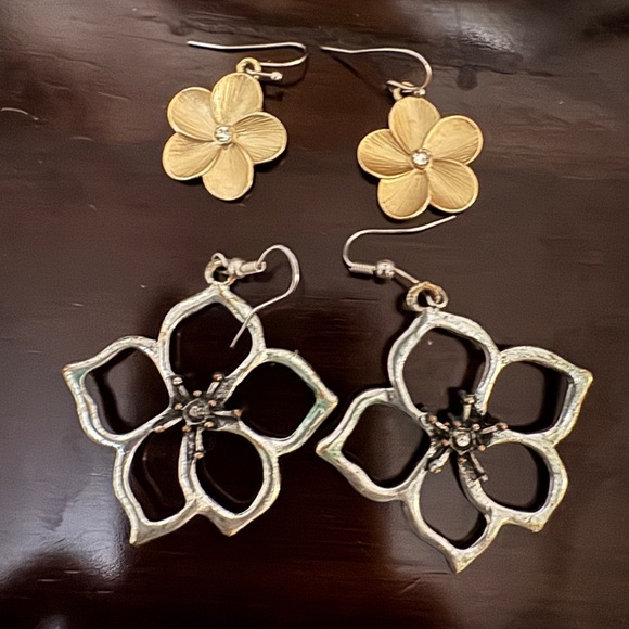 Jewelry - Elegant Gold and Silver Flower Earrings bundle